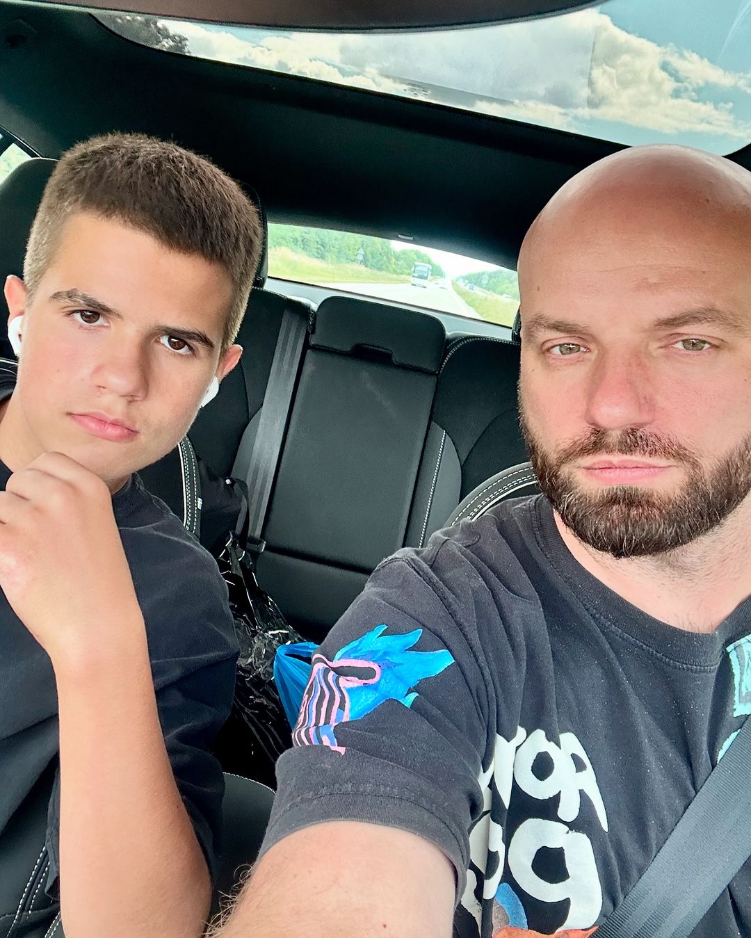 Демин признался, есть ли у него бронь от мобилизации и сколько зарабатывает в месяц