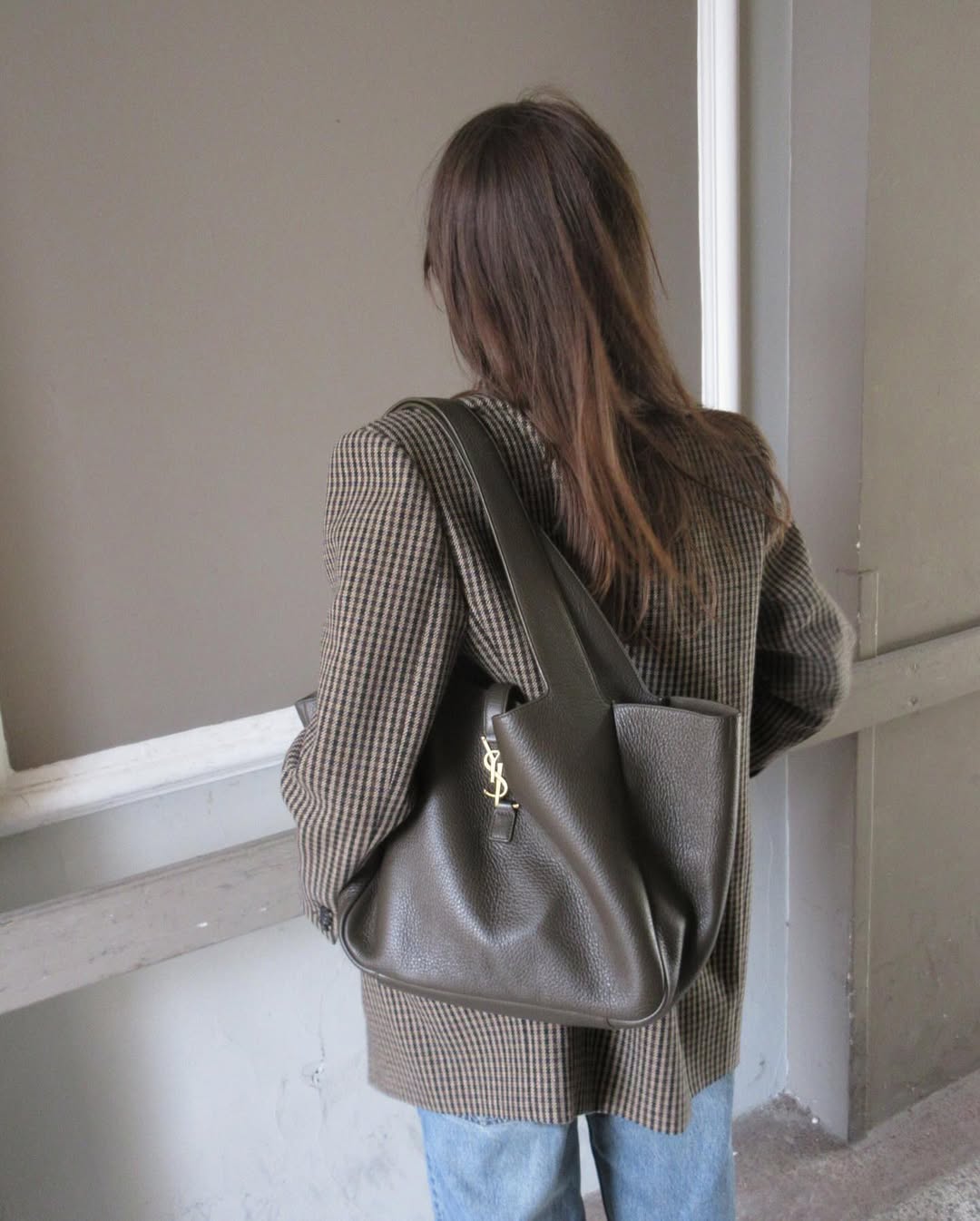 Ошибки в стиле после 40, которые видят все, кроме вас: как выглядеть современно