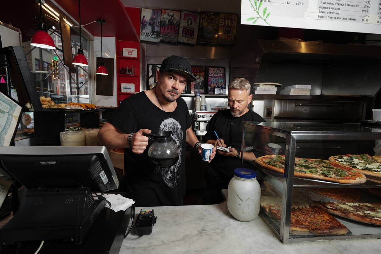 Известный артист признался, сколько денег тратит во время войны: &quot;Я никогда не считал&quot;