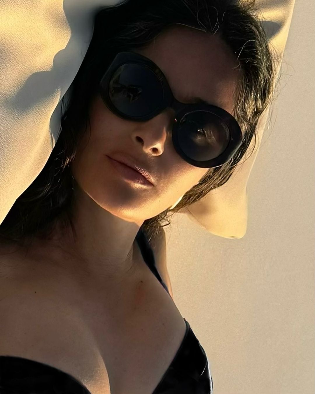 Як сьогодні виглядає популярна акторка Сальма Хаєк: важко повірити, що їй 57 (фото)