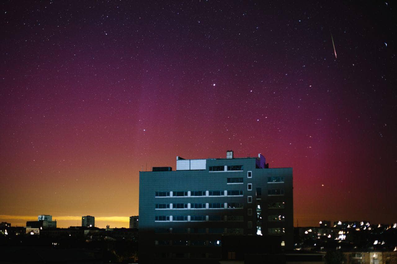 В Україні зафіксували фіолетове північне сяйво. Ефектні фото явища