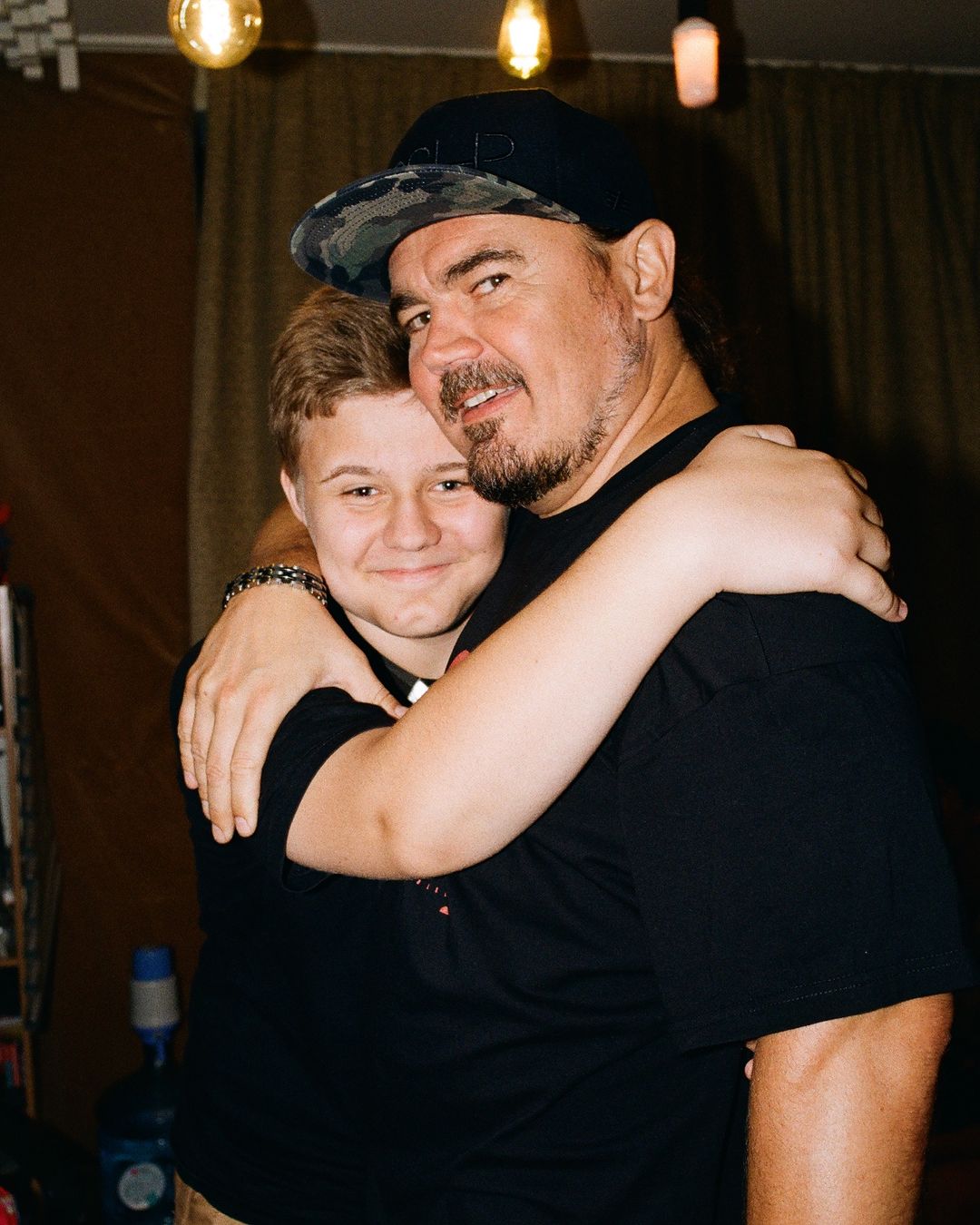 Фагот показав рідкісне фото з сином у день його народження: &quot;Злітай, я упіймаю&quot;