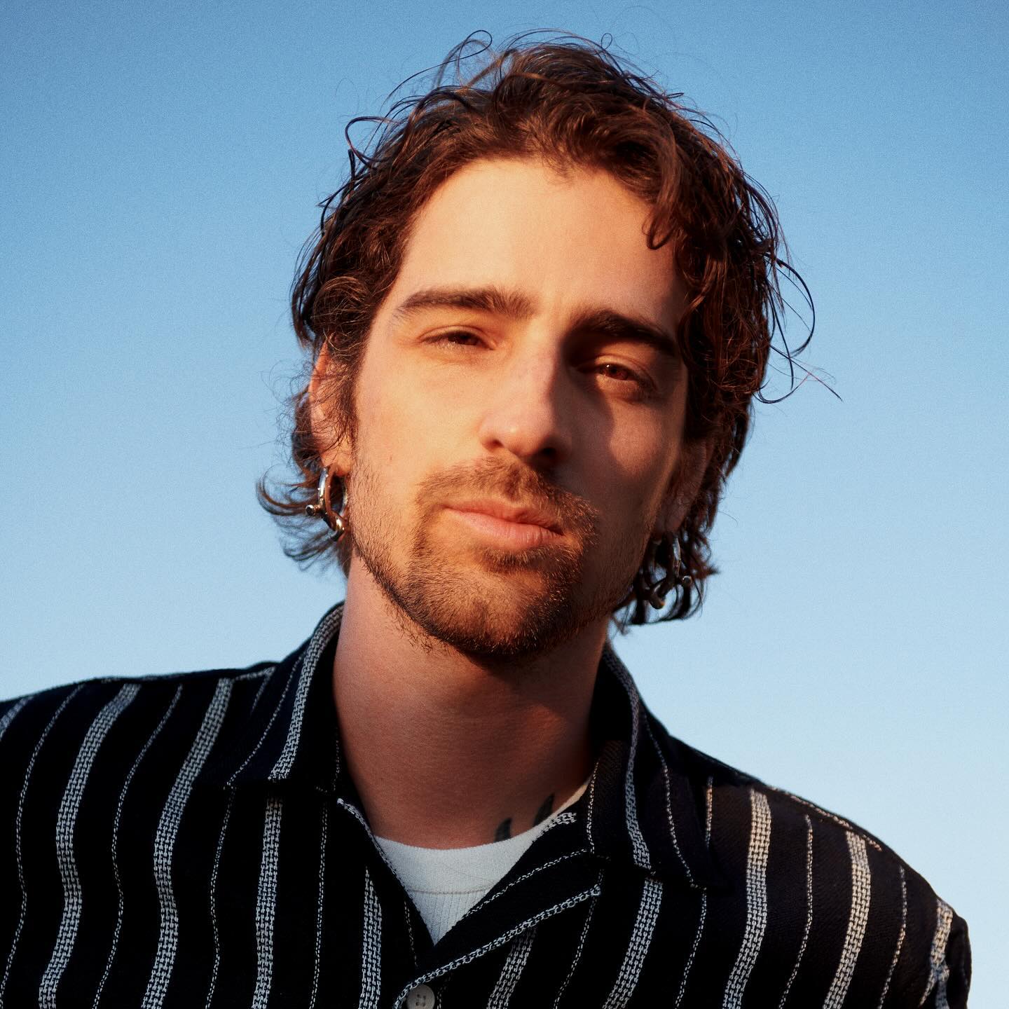 Дантес признался, как относится к украинцам, которые сбежали за границу