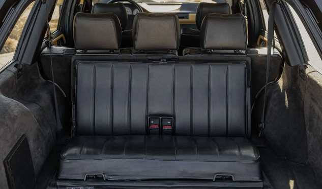 Единственный экземпляр: на продажу выставили уникальный Mercedes-Benz 80-х (фото)