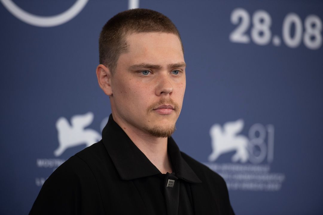 Потужно нагадали про війну. Українці на Венеційському кінофестивалі влаштували мистецьку акцію (фото)