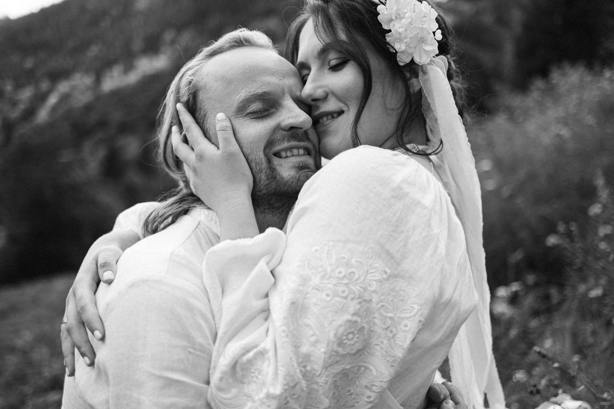 Зірка серіалу &quot;Спіймати Кайдаша&quot; вийшла заміж і показала фото з весілля