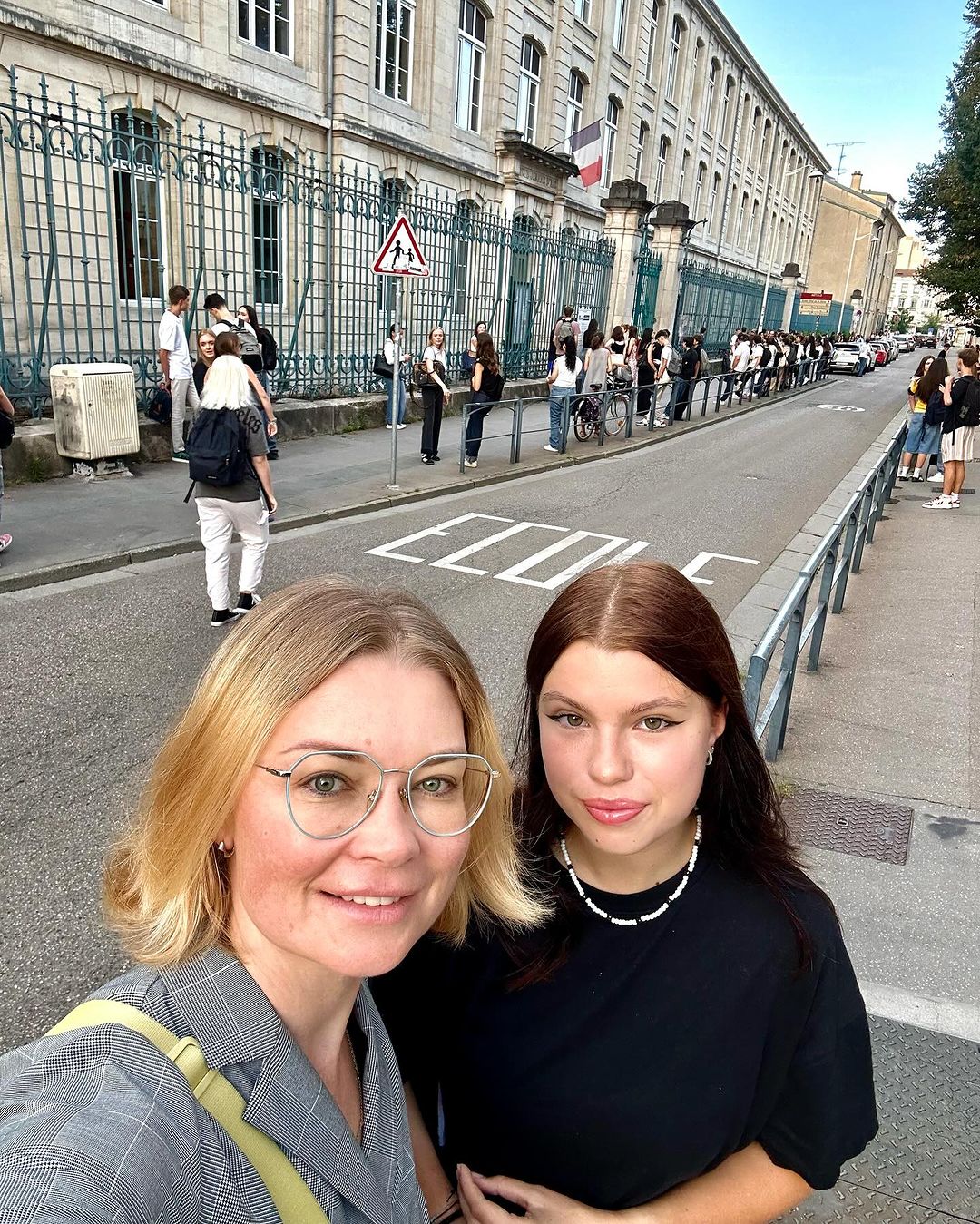 Популярная ведущая рассказала об учебе дочери за границей: &quot;Украинские дети - киборги образования&quot;