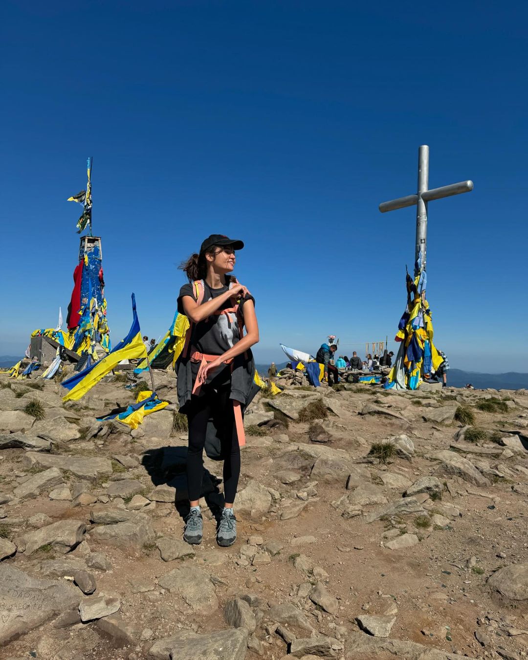 "Випадково піднялись на найвищу гору": Дантес показав, як разом з обраницею підкорив Говерлу