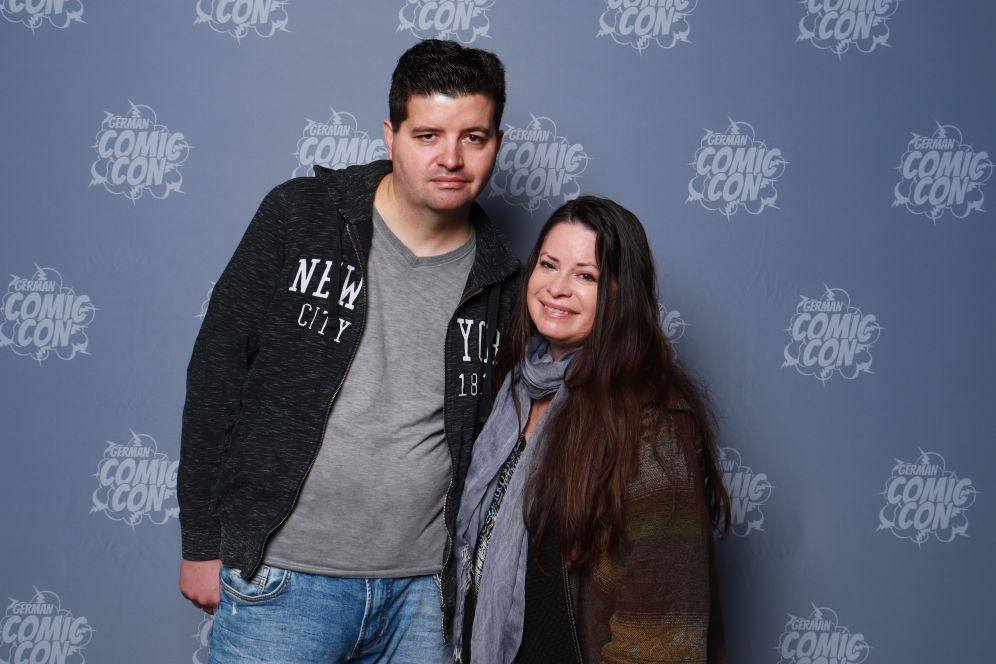 Звезду просто не узнать. Как сегодня выглядит Пайпер из сериала &quot;Все женщины - ведьмы&quot;