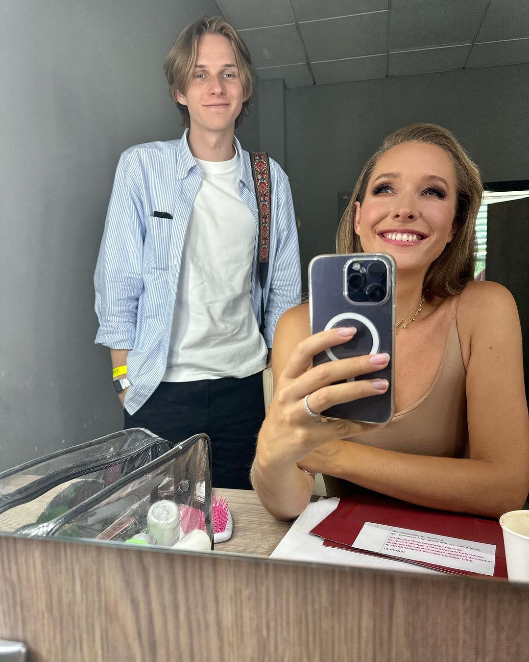 Kresloda jinsiy aloqa holati Er qul xotini bekasi ichki xususiy rus