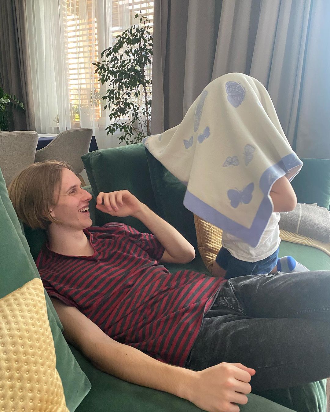 Осадча показалася з дорослим сином, який навчається за кордоном (фото)