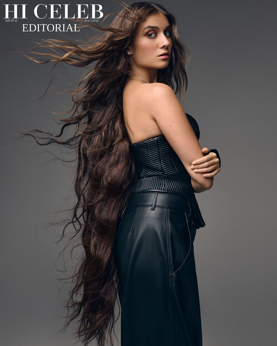 Jerry Heil з'явилася на обкладинці відомого глянцю: співачка приміряла ефектні образи