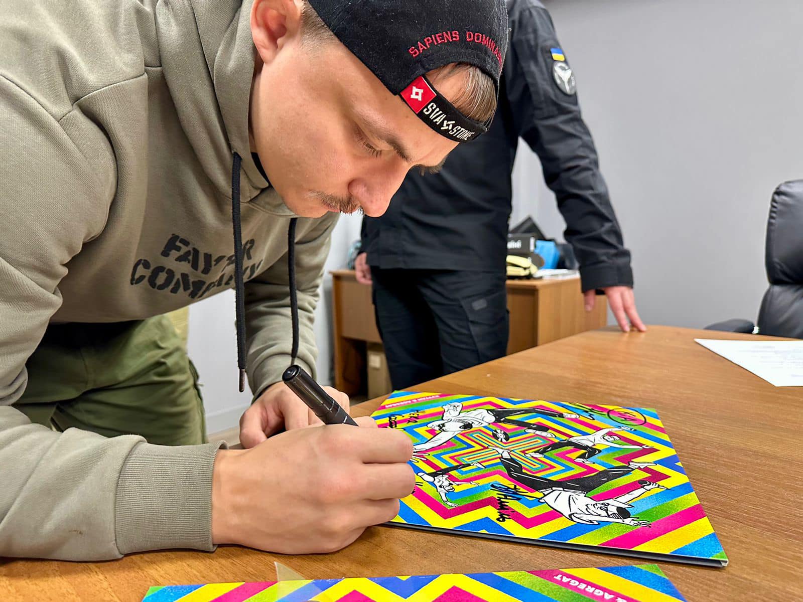 Буданов показав артистів, які зібрали рекордну суму грошей для ГУР (фото)