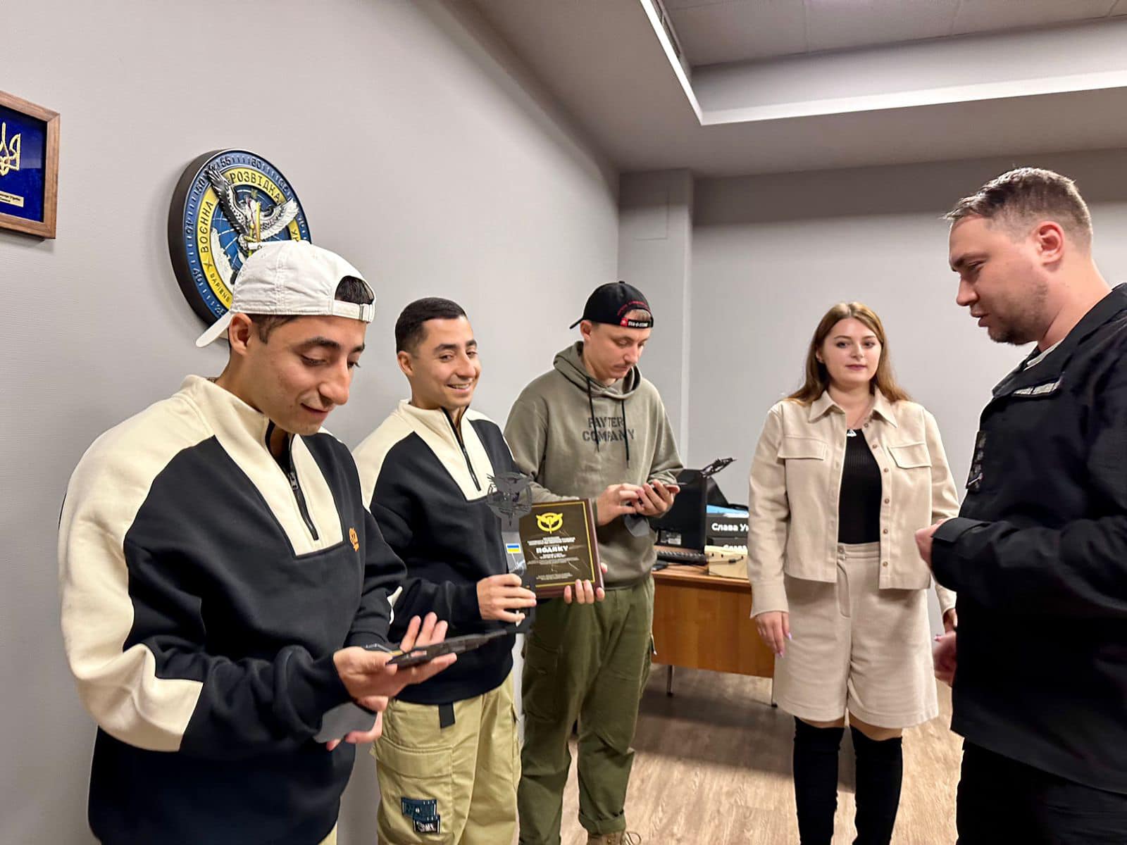 Буданов показав артистів, які зібрали рекордну суму грошей для ГУР (фото)