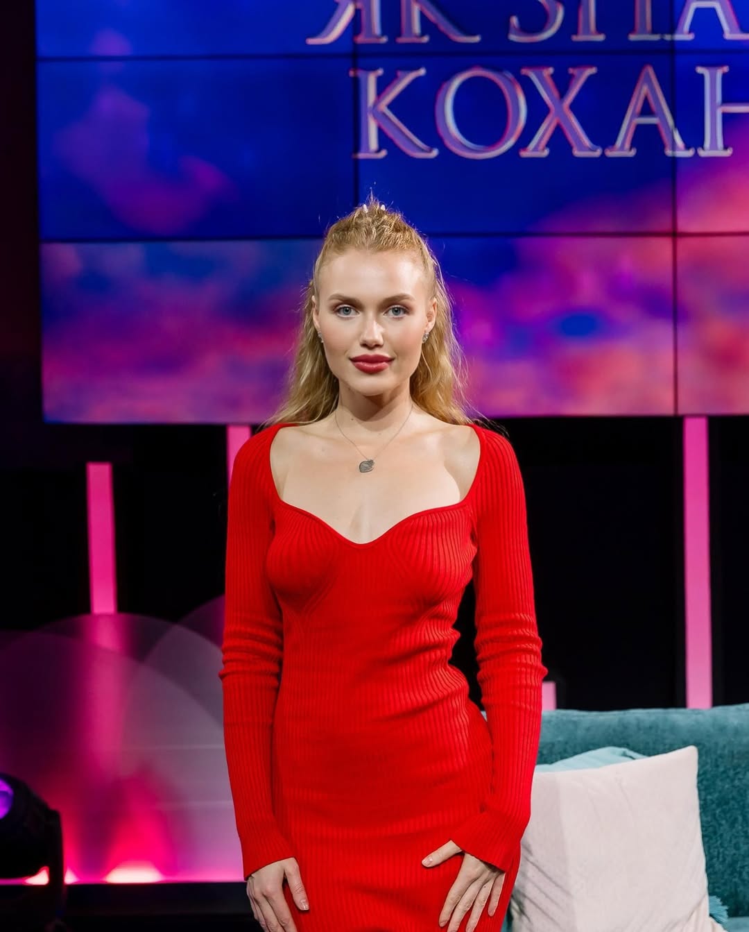 Финалистка &quot;Холостяка&quot; ответила на обвинения, что она скрывает своего отца-депутата