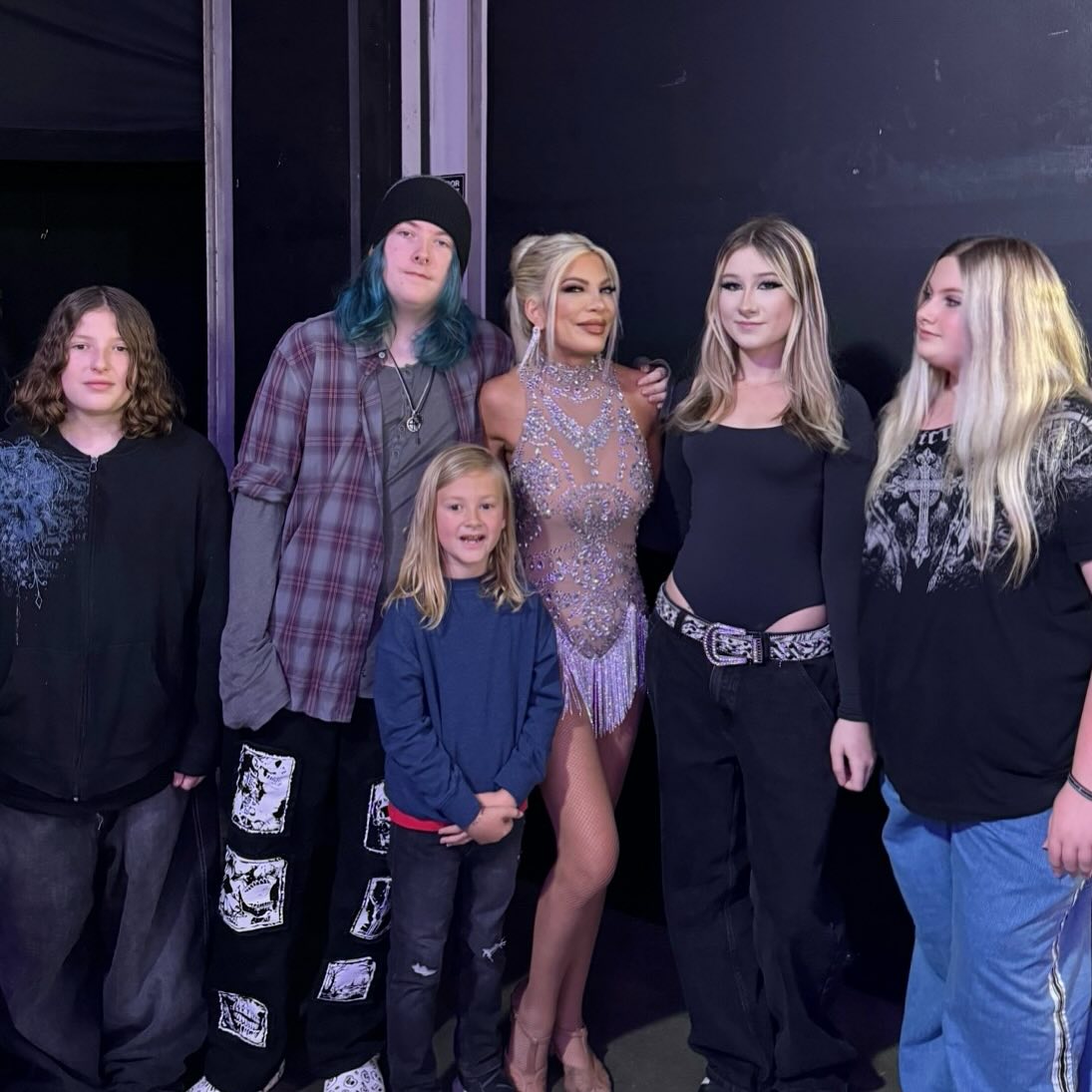 &quot;Никто не знает, как я до сих пор жива&quot;: звезда &quot;Района Беверли-Хиллз&quot; призналась, что не пьет воду