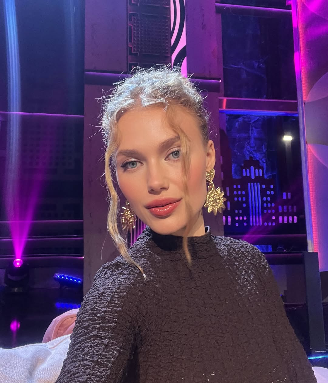 Финалистка &quot;Холостяка&quot; ответила на обвинения, что она скрывает своего отца-депутата