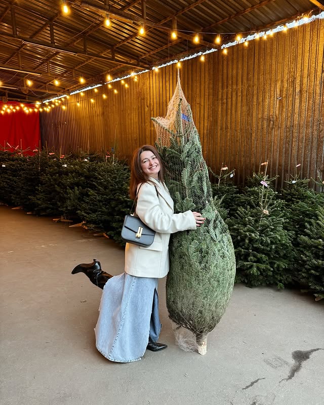Відома тревел-блогерка пояснила, чому у своїх соцмережах майже не говорить про війну