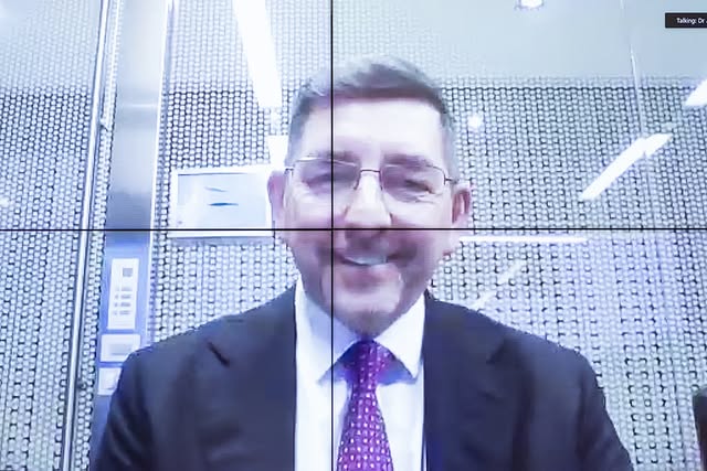 Яркий костюм и особенная брошь. Зеленская показала новый лаконичный аутфит (фото)