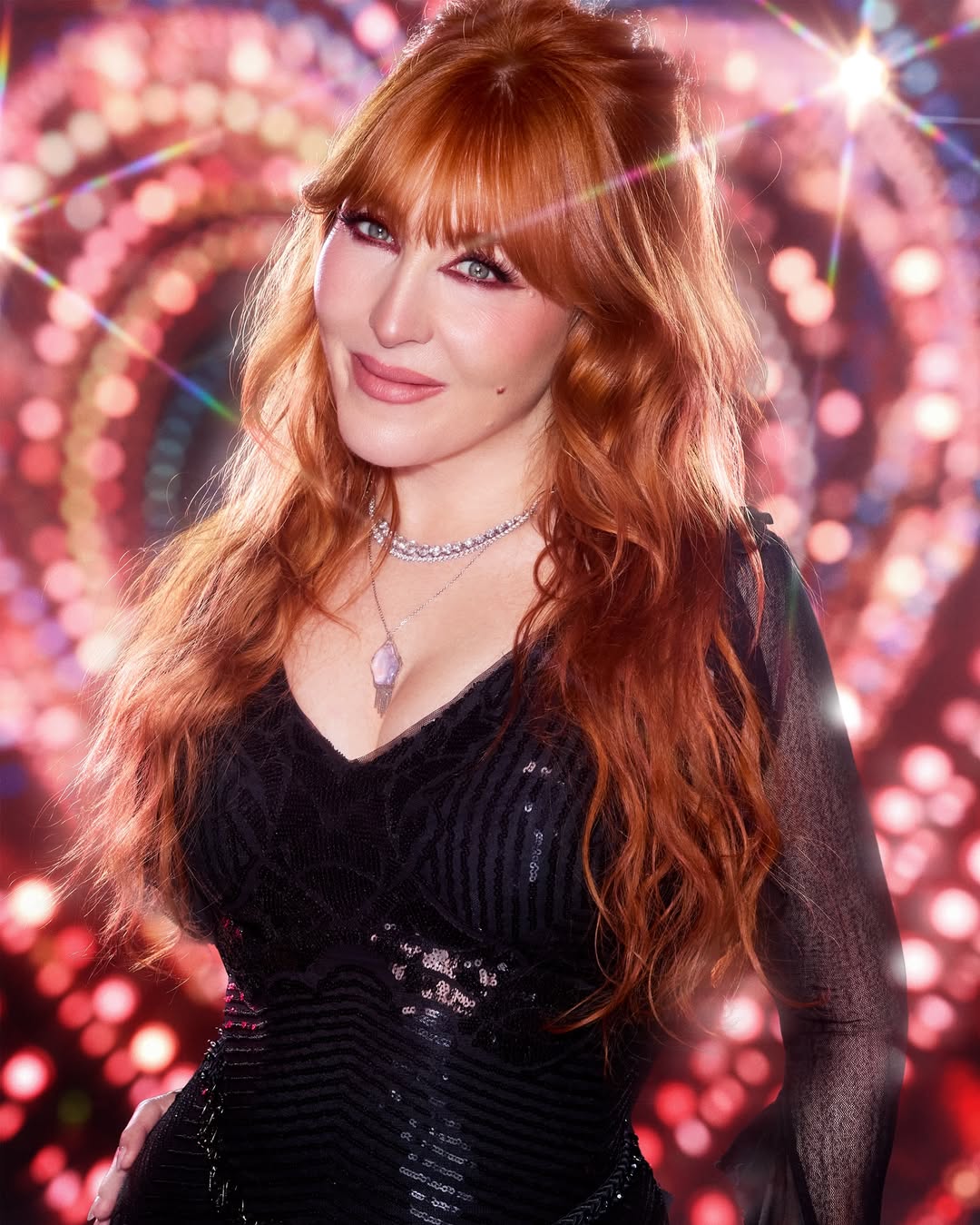 Всегда с мейкапом: 5 звезд, которые почти не показывают лицо без косметики