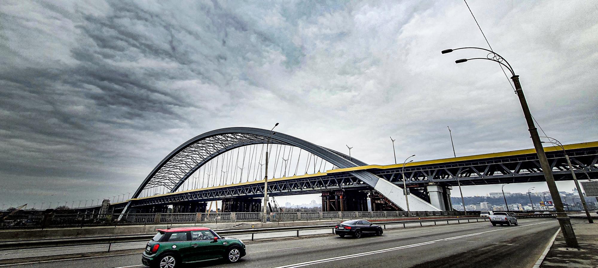 Чому досі немає метро на Троєщину і що не так з парковками в Києві - інтерв'ю з експертом