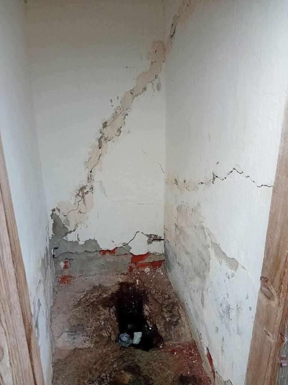 Образовательный обмудсмен показала ужасные фото туалетов в школе на Закарпатье: в чем проблема