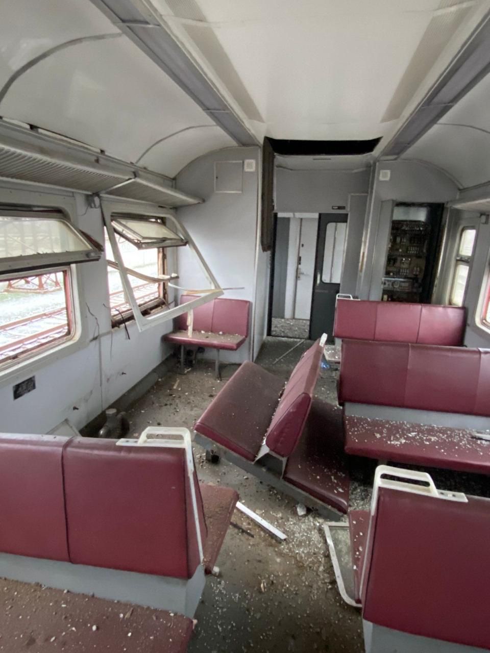 Появилось фото последствий удара РФ по железной дороге в Днепропетровской области