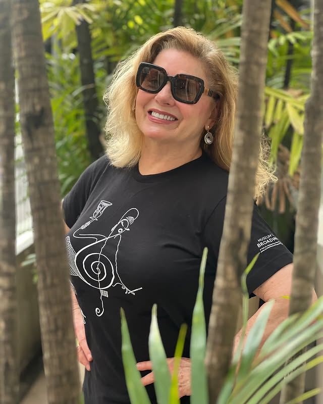 Уже не такая горячая. Как сейчас выглядит звезда бразильских сериалов 00-х Вера Фишер