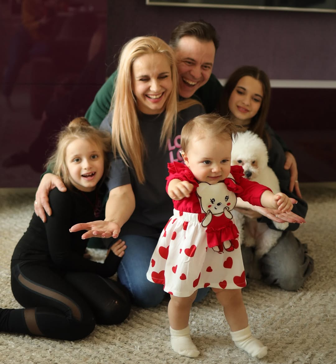 Лилия Ребрик показала младшую дочь в праздничных образах: нежные фото