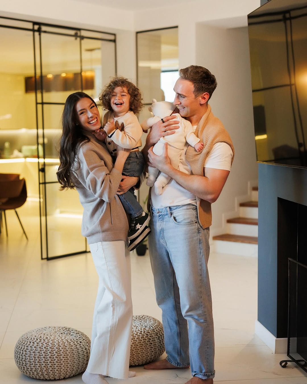 Вперше після народження доньки: зірка &quot;Холостяка&quot; Іраклі Макацарія розчулив фото з дітьми