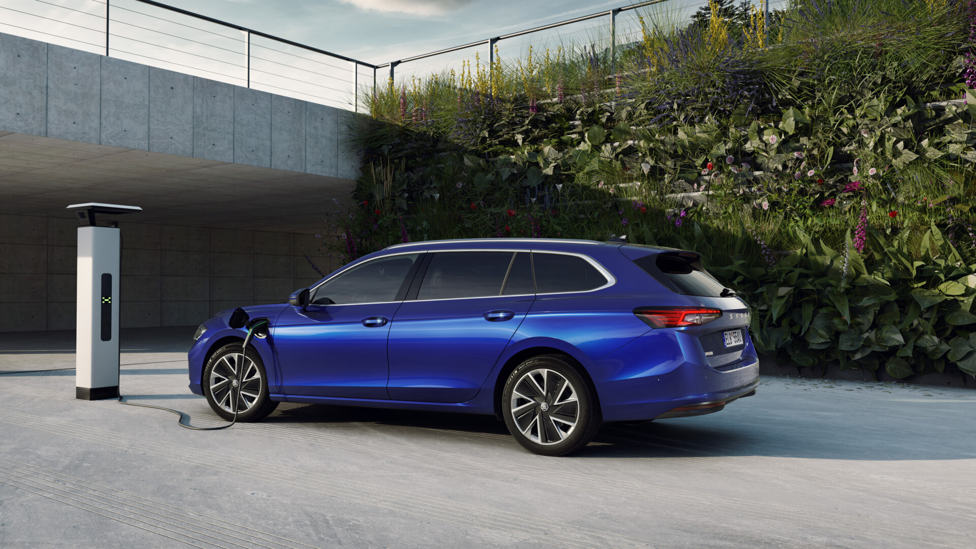 Нові Skoda Superb показали офіційно: усі подробиці