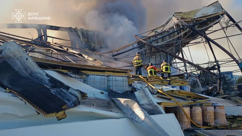 Helicopters battled 10,000 square meters fire near Kyiv caused by another Russian strike