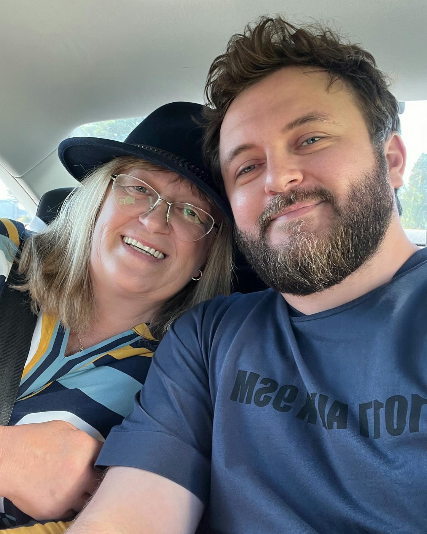 Як виглядають мами українських зірок: Полякова, Камалія та інші показали зворушливі фото