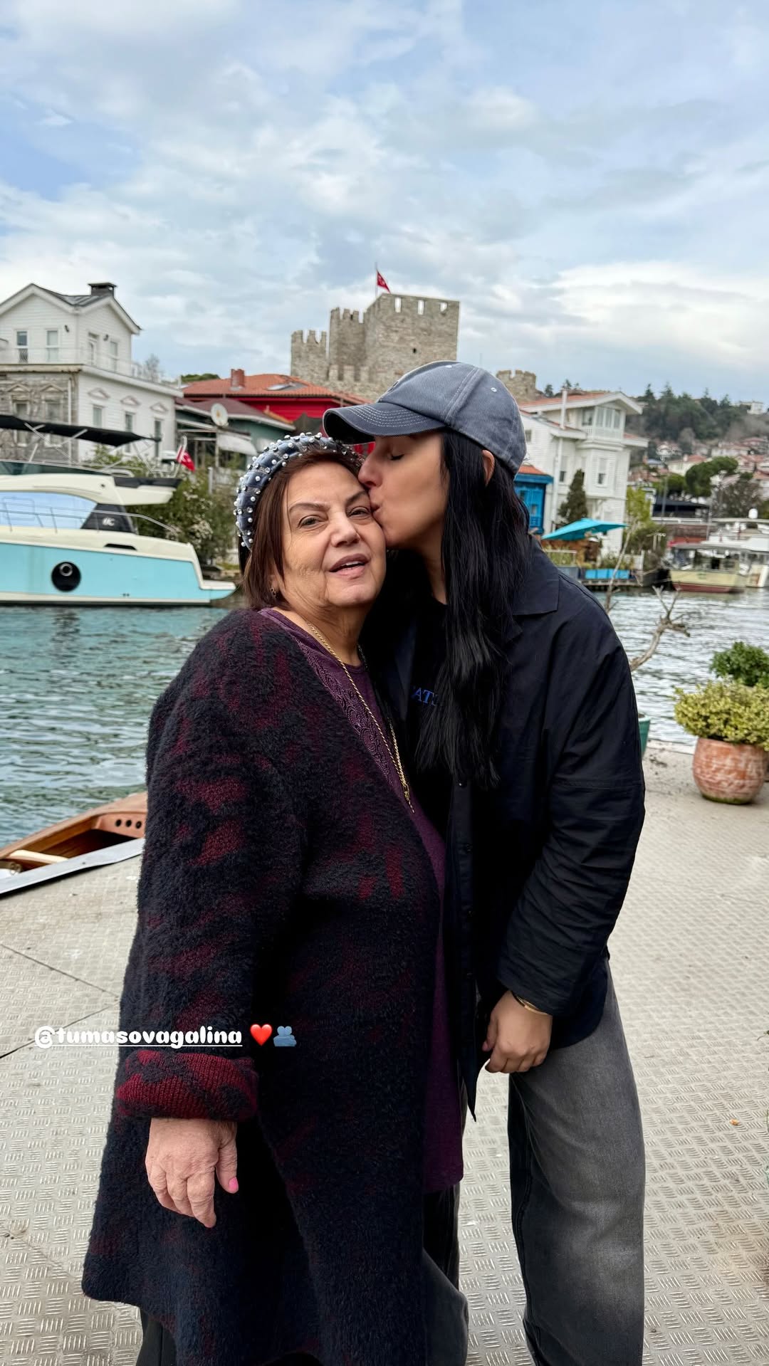 Як виглядають мами українських зірок: Полякова, Камалія та інші показали зворушливі фото