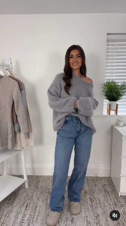 Как стилизовать серый свитер: блогерша показала 3 варианта на каждый день (видео)