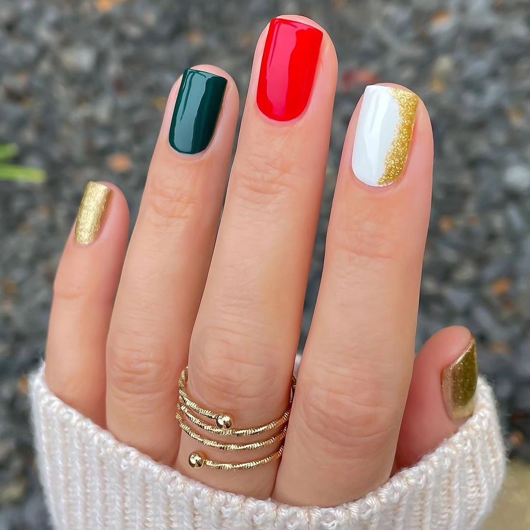 Какой цвет маникюра выбрать на Новый год 2025: счастливый и модный оттенок на праздник