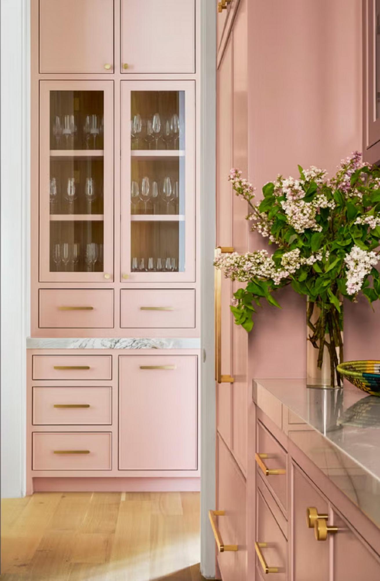 15 ідеальних кольорів фарби для кухонних шаф, які ніколи не виходять з моди