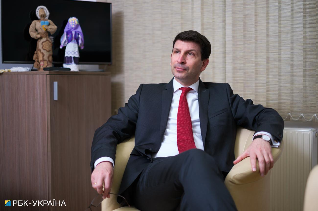 Посол Австрии Арад Бенкьо: Мирные переговоры не должны происходить за спиной Украины