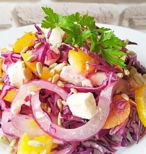 Какие салаты из капусты необходимо есть зимой: содержат много витаминов и полезных веществ