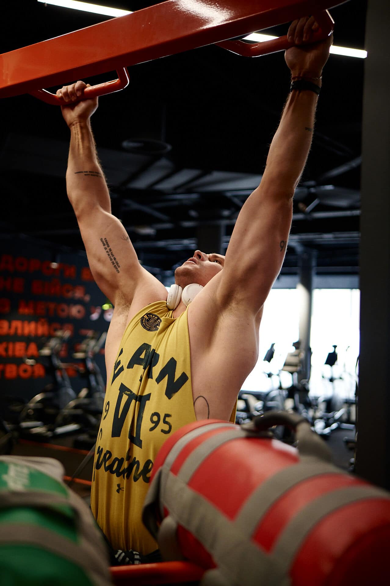 Вот вам и Кайдаш! 10 жарких фото Тараса Цымбалюка, который будет искать любовь на "Холостяке"