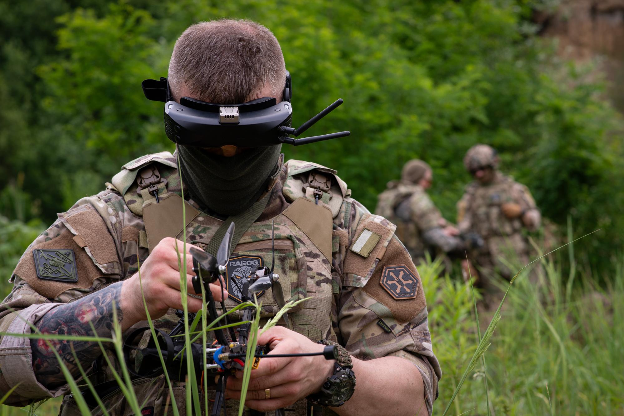 Майбутнє ЗСУ – за екзоскелетами: інтерв'ю з топ-менеджерами Rarog Tactical Gear