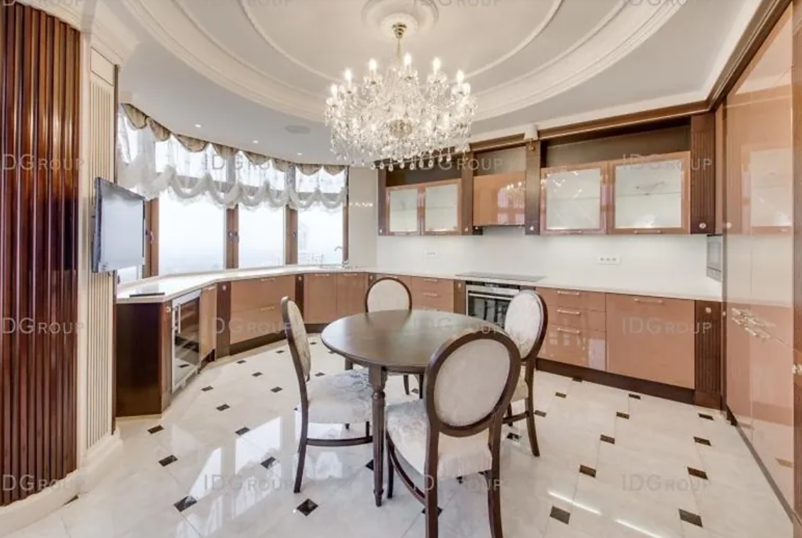 У Києві продають квартиру за 180 мільйонів гривень: як вона виглядає (фото)