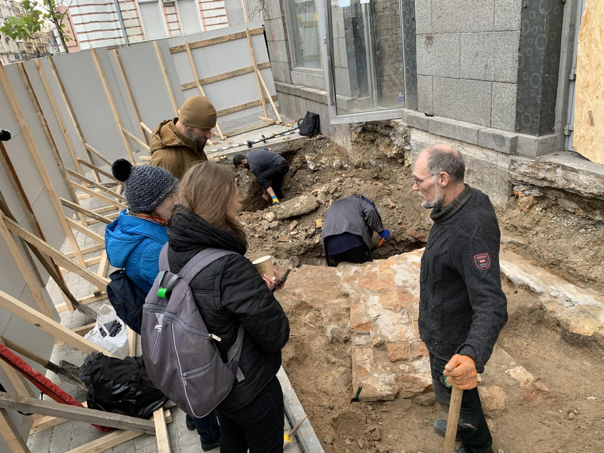 Новая киевская тайна: возле стен Софийского собора нашли остатки загадочного здания (фото)