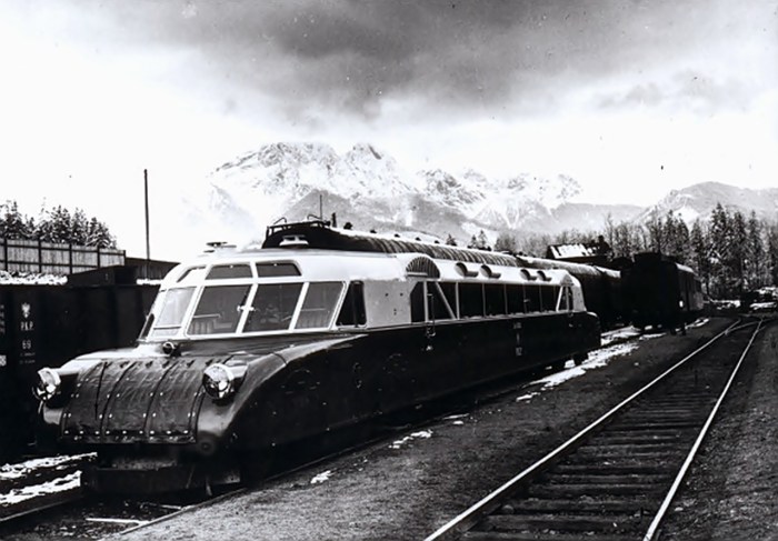 Залізничний експрес наших прадідів: як виглядала &quot;Люксторпеда&quot; - гібрид автобуса і лімузина (відео)