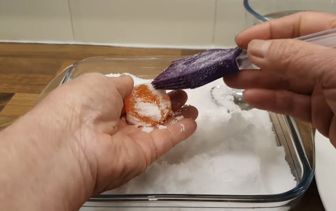 Это готовят профессиональные повара мира: как засолить желток и в какие блюда добавить