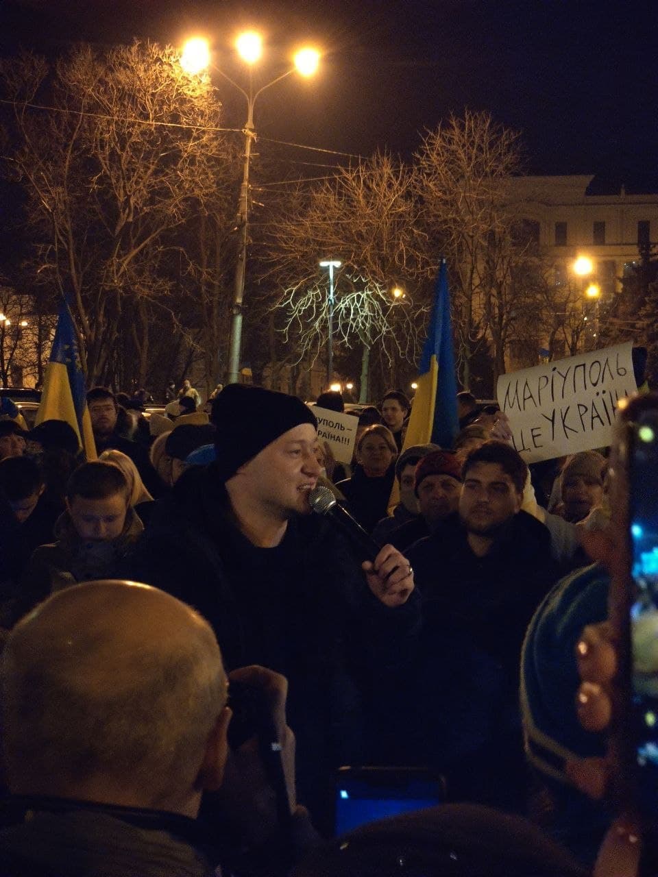 Маріуполь - це Україна! Місцеві вийшли до центру міста та співають гімн (відео)