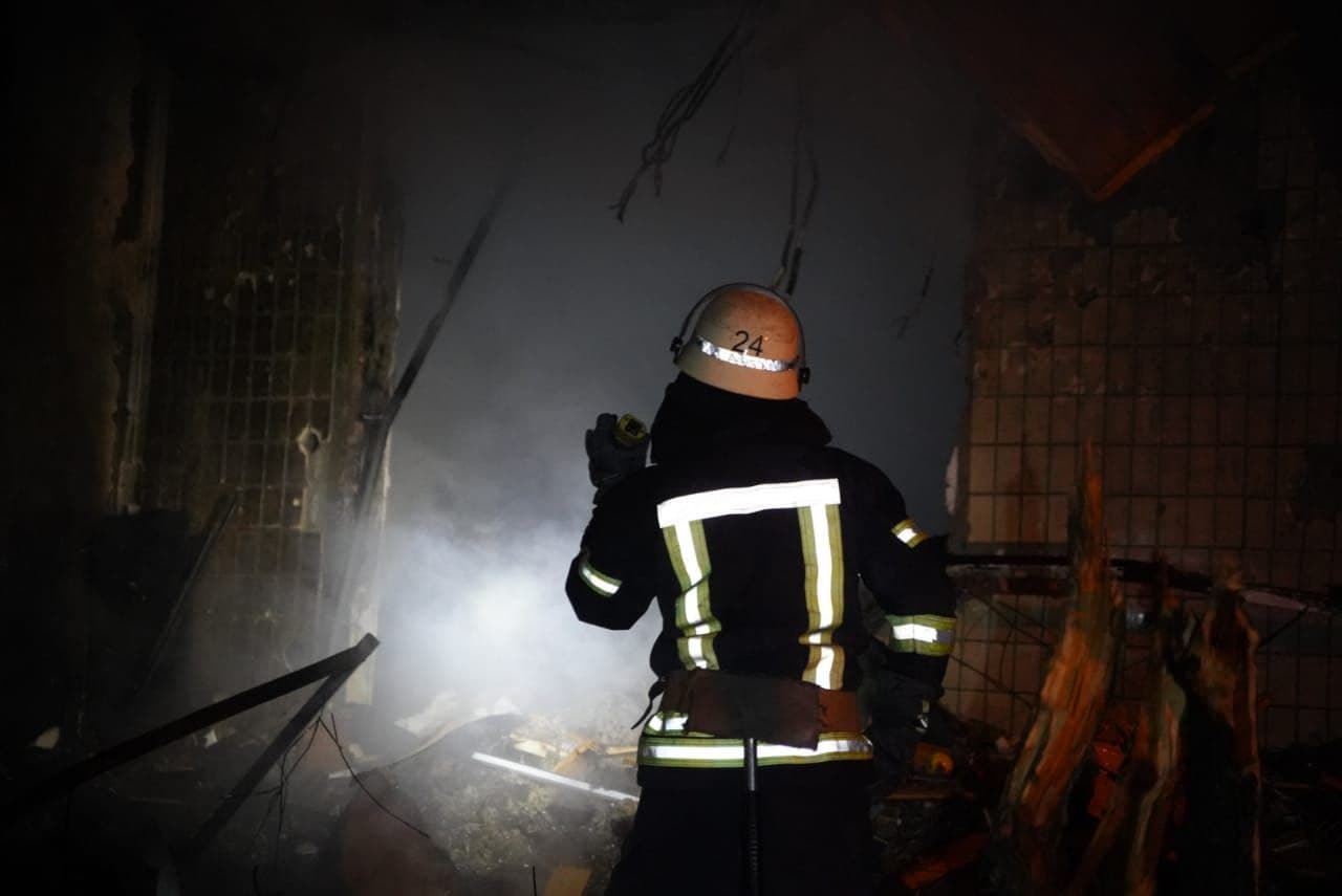 Attack on Kiev. A high-rise building is on fire in Poznyaki, there are victims