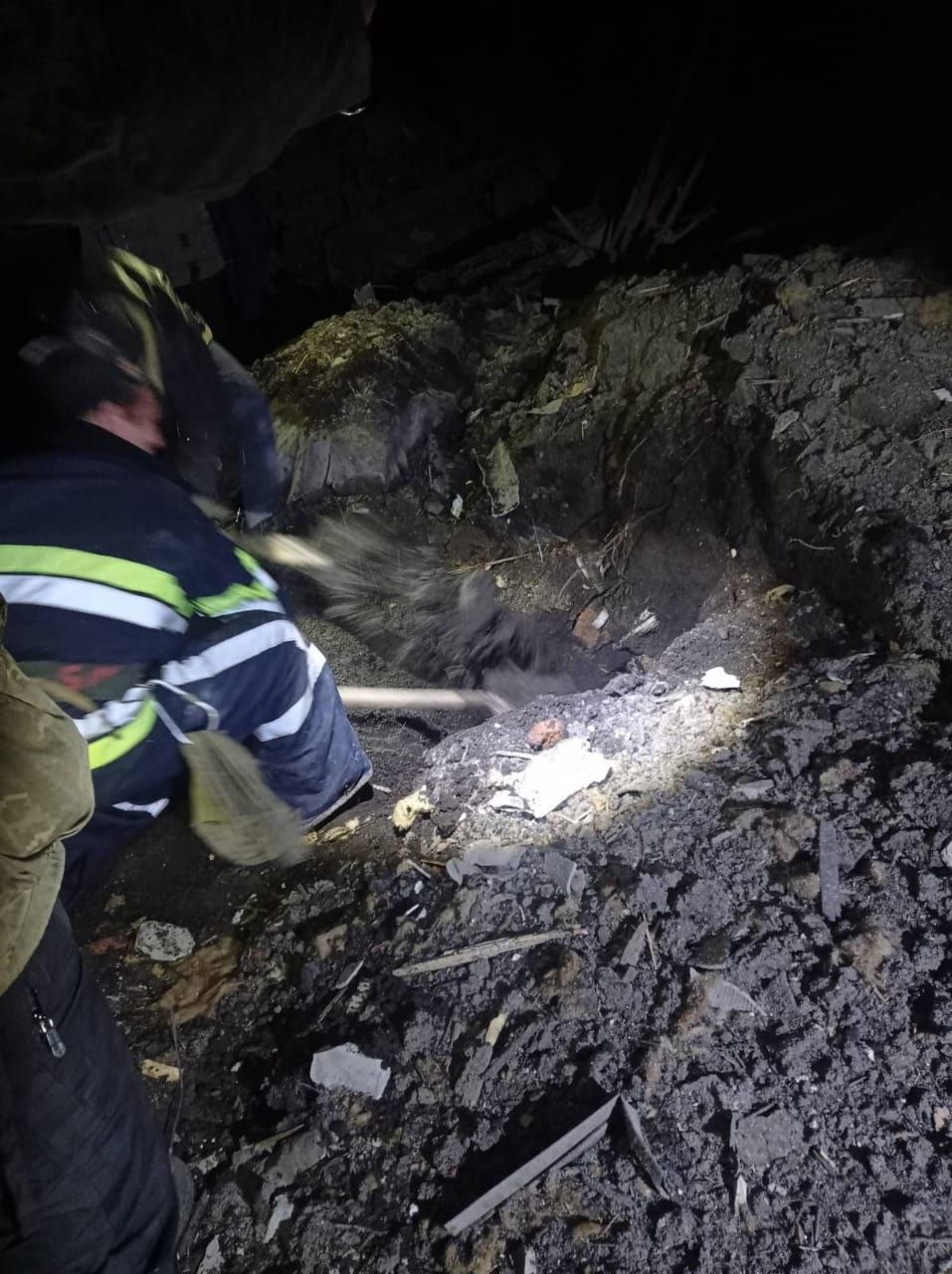 Под Чугуевом оккупанты ударили по частному дому, среди погибших - ребенок