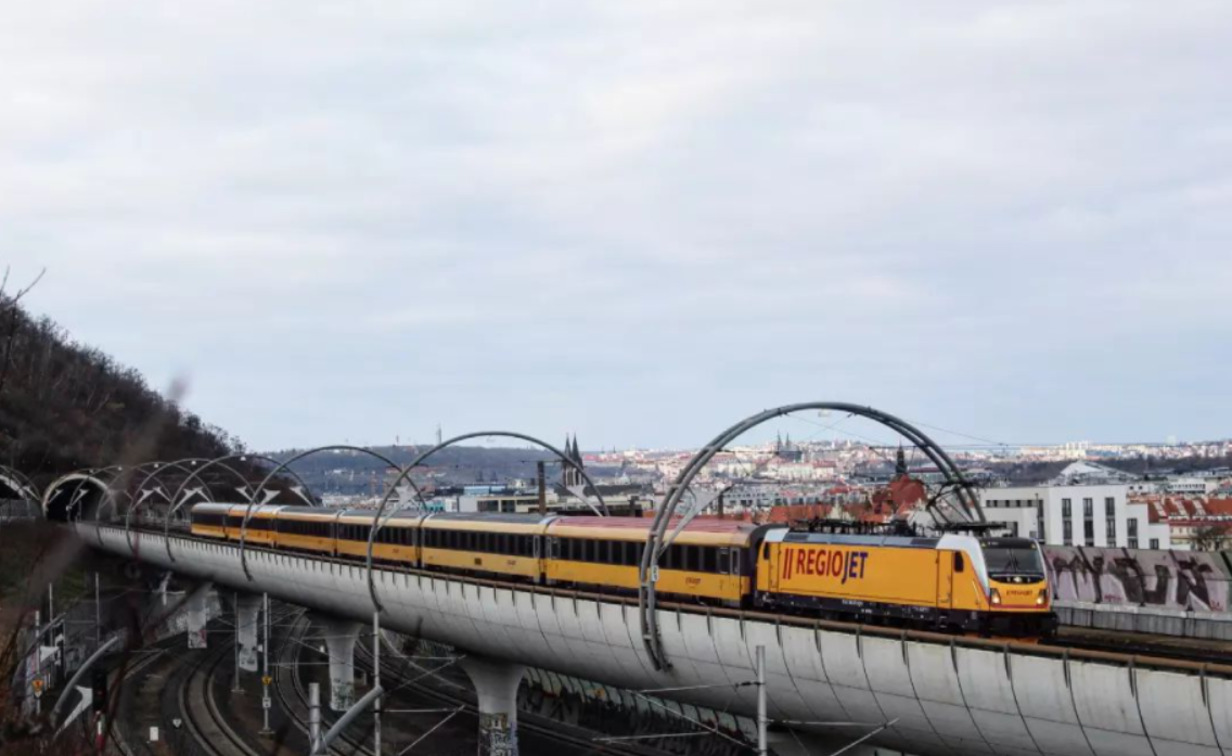 Між Києвом і Прагою пускають прямий поїзд: фото розкішних вагонів і ціни на квитки