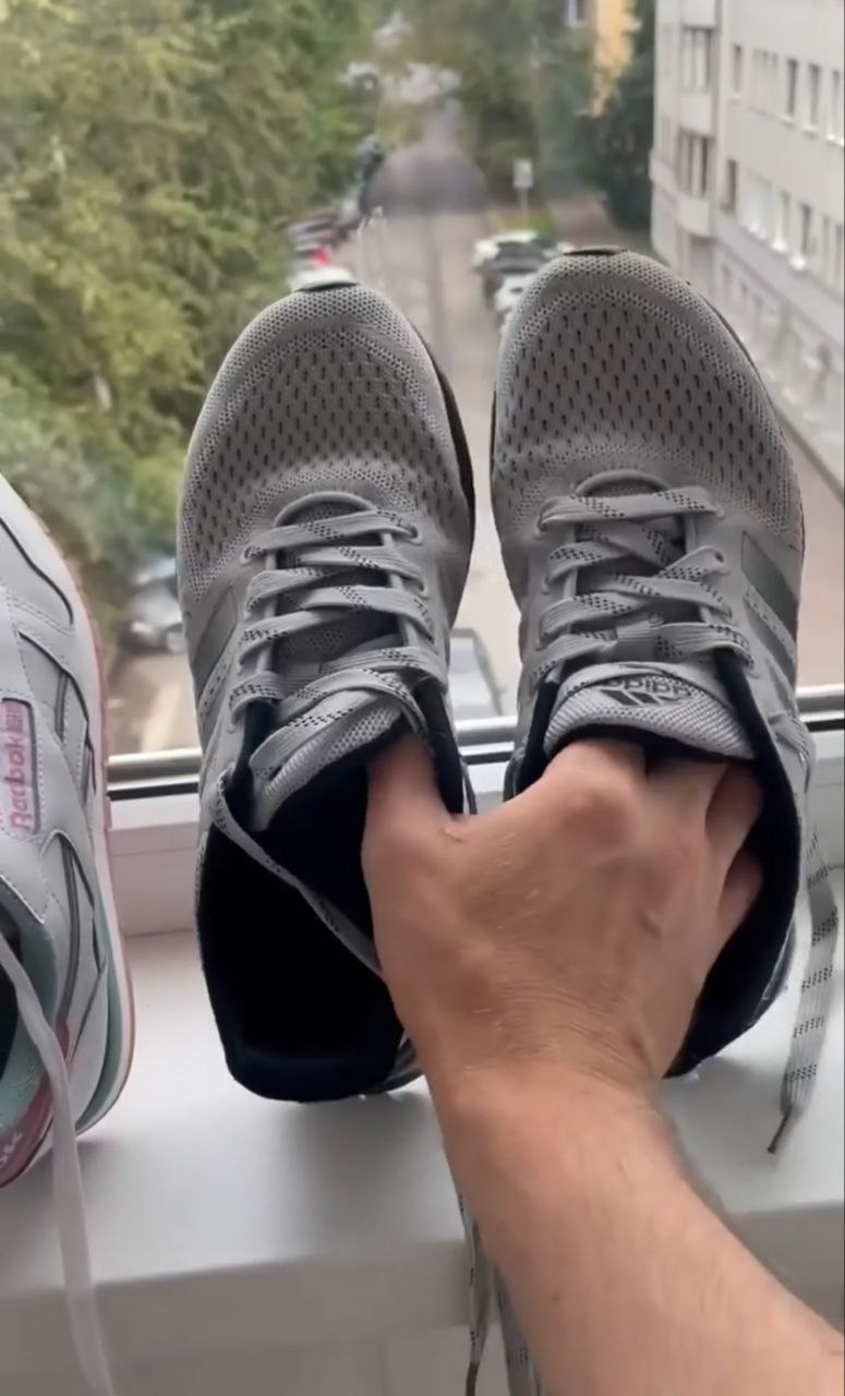 Як прати кросівки в пральній машині, щоб вони не псувалися: інструкція